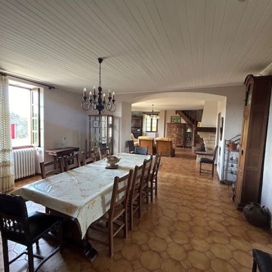  Annonces PRAYSSAC : House | SAINT-VINCENT-RIVE-D'OLT (46140) | 190 m2 | 345 000 € 